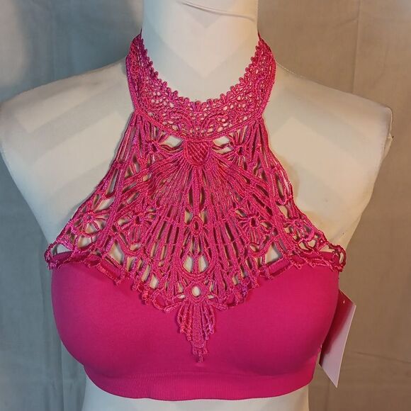 Chic Pink Crochet Halter Bralette - Picture 9 of 9